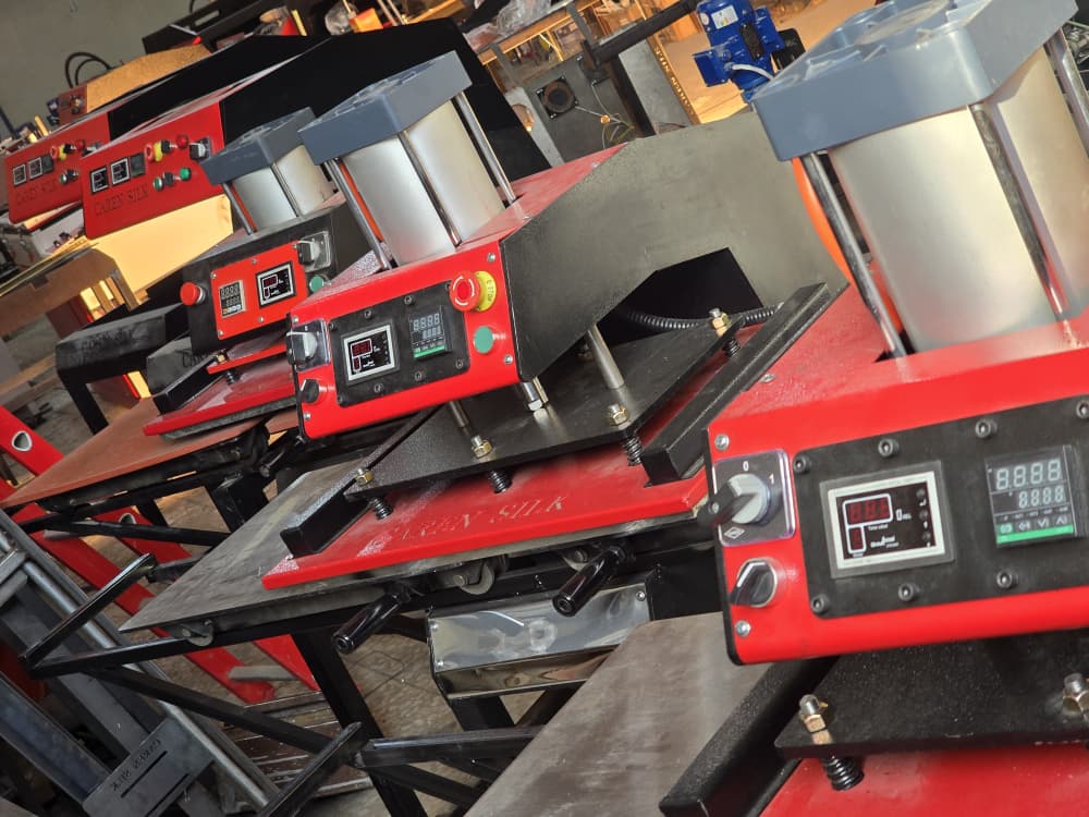 راهنمای انتخاب پرس حرارتی چاپ تریکو حرفهای؛ از ضخامت آلومینیوم تا فشار یکنواخت راهنمای انتخاب پرس حرارتی چاپ تریکو حرفهای؛ از ضخامت آلومینیوم تا فشار یکنواخت